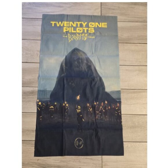 TWENTY ONE PILOTS Flag 1.5 x 2.8 Ft Twenty One Pilots Tapestry Bandito Banner - Picture 1 of 1